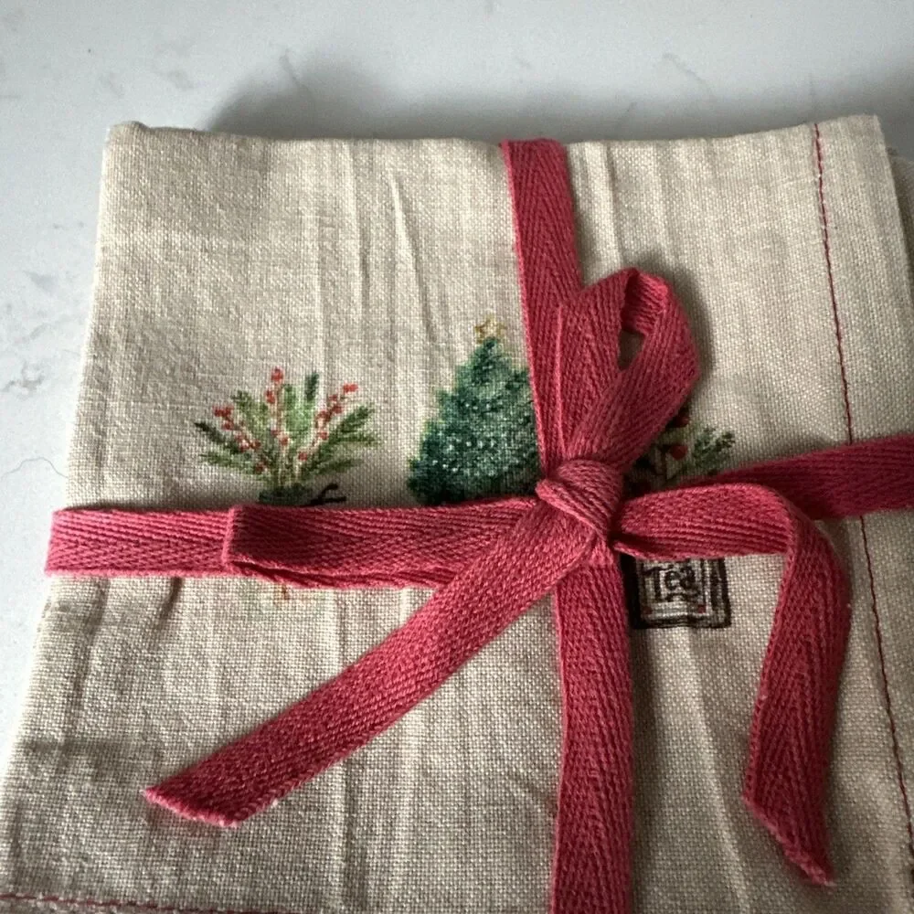 Set of 4 Christmas Dinner Napkins 12